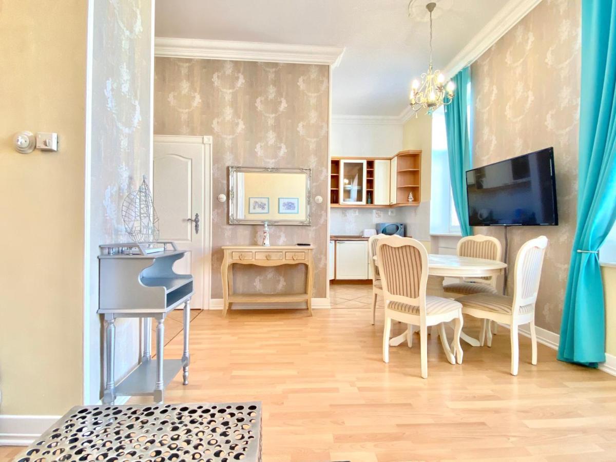 Apartamenty Kocham Morze ชวีโนวิชแจ ภายนอก รูปภาพ