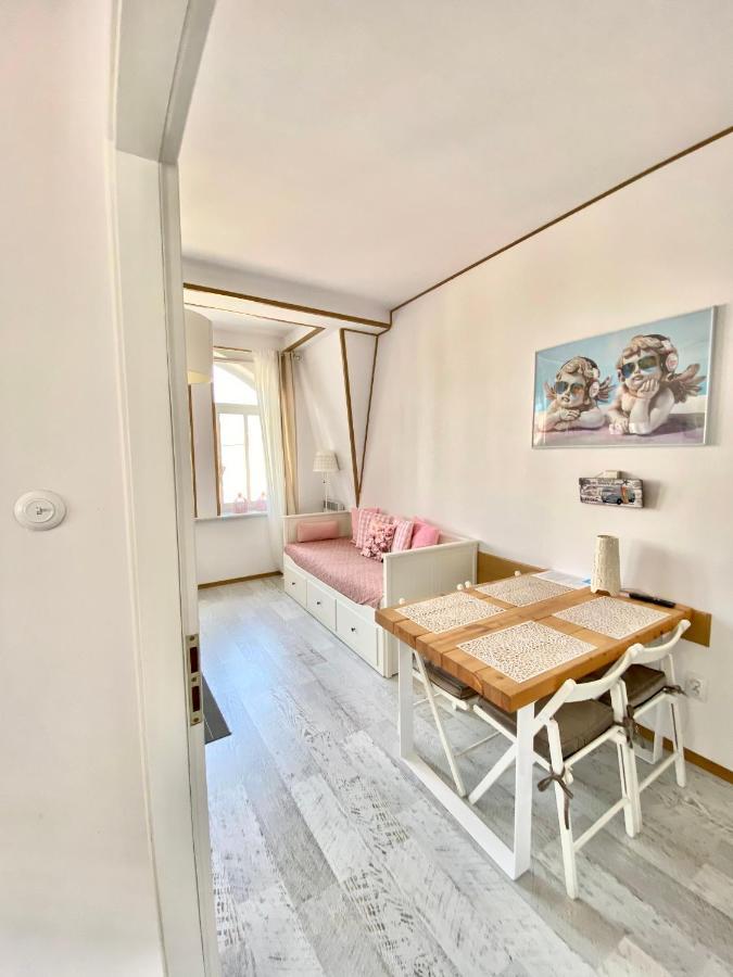 Apartamenty Kocham Morze ชวีโนวิชแจ ภายนอก รูปภาพ