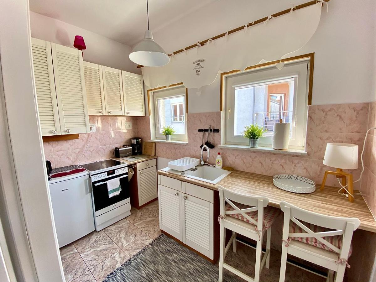 Apartamenty Kocham Morze ชวีโนวิชแจ ภายนอก รูปภาพ