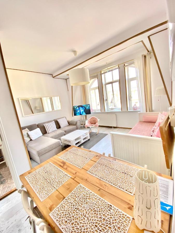 Apartamenty Kocham Morze ชวีโนวิชแจ ภายนอก รูปภาพ